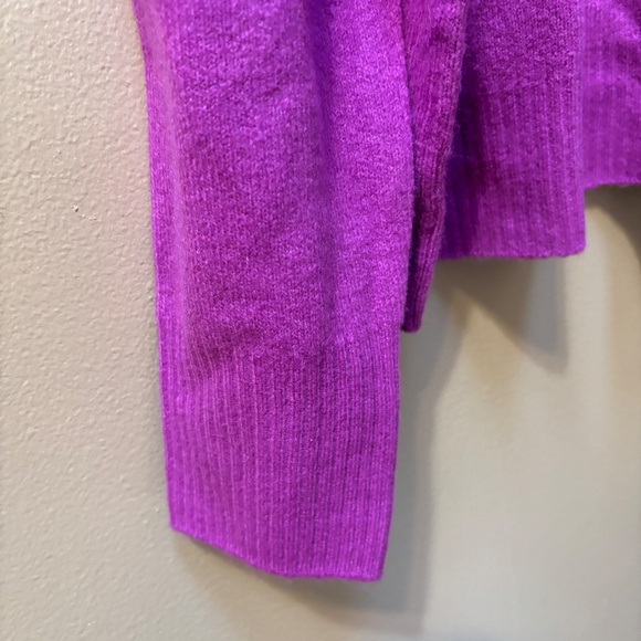 J. Crew Extra Soft Pink Long Sleeve Wool/Acrylic Sweater Size M NWT - Picture 6 of 7